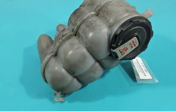 Audi A4 S4 B9 8W Coolant expansion tank/reservoir 8W0121405L IMPRK1571992