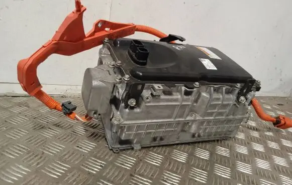 Toyota RAV 4 (XA50) Voltage converter inverter G920033140