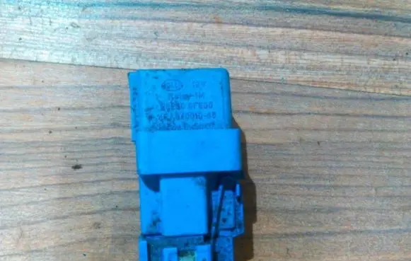 Nissan Primera Other relay 252309f900 4ra940010-65