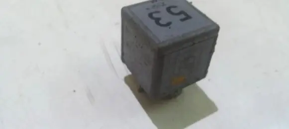 Volkswagen PASSAT B5 Other relay v23134b52253b v23134-b52-253b