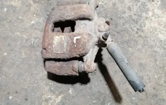 Citroen C4 I Front brake caliper