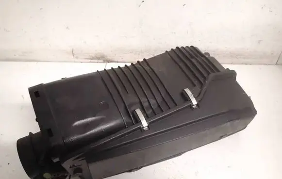 Mercedes-Benz C W203 Air filter box a6460901201