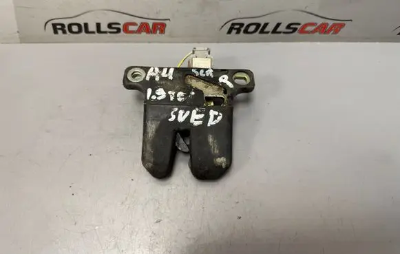 Audi A4 S4 B5 8D Tailgate/trunk/boot lock/catch/latch 8D5827505