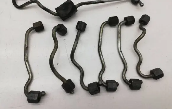 BMW X3 E83 Fuel injector supply line/pipe 