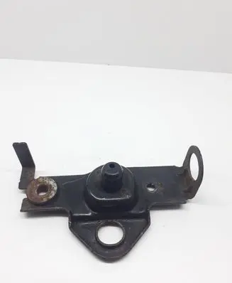 Toyota RAV 4 (XA30) Radiator mount bracket