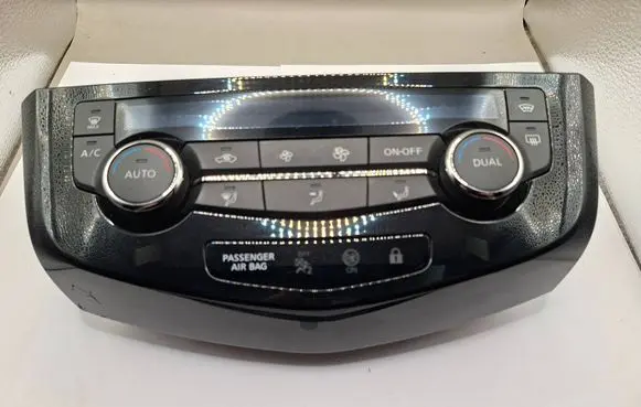 Nissan Qashqai Climate control unit 275004EA1A 20140402 T907771D