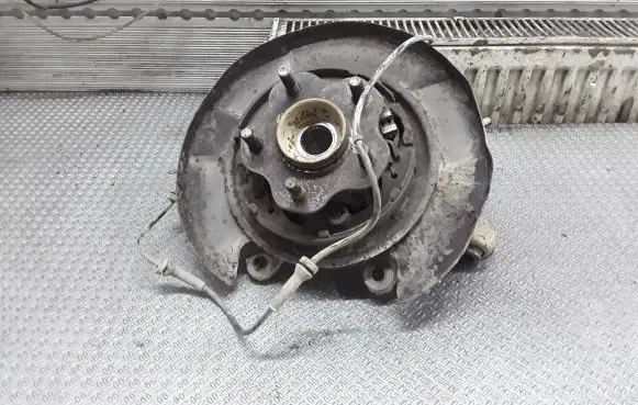 Nissan Murano Z50 Rear wheel hub spindle/knuckle 