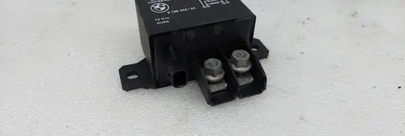 BMW 5 GT F07 Coolant fan relay 9198302 V23132A2001X30