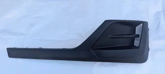 Renault Trafic III (X82) Front bumper corner part panel trim 263310842R 82PH 084742