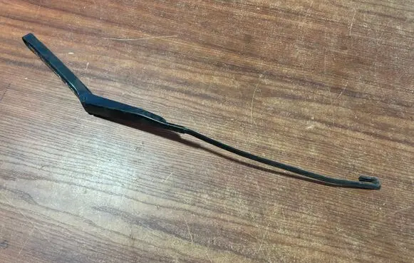 BMW 3 E36 Front wiper blade arm 61618392008