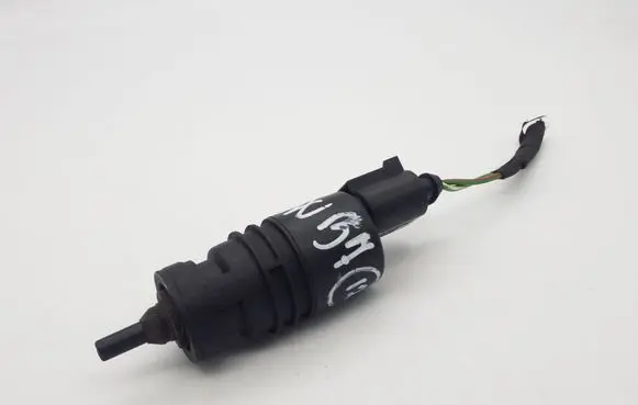 Volkswagen PASSAT CC Windscreen/windshield washer pump 1K5955651