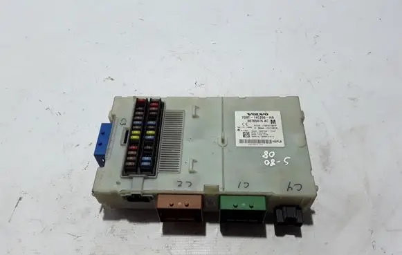 Volvo S80 Fuse module 30765876