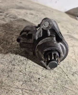 Volkswagen PASSAT B6 Starter motor