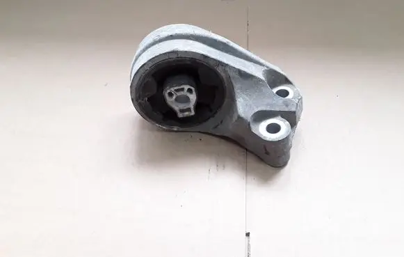 Opel Antara Engine mount bracket X01187