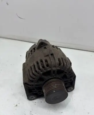 Renault Megane III Generator/alternator TG11C041 2543206C 8200410681B