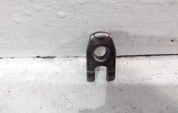 Renault Megane III Fuel Injector clamp holder