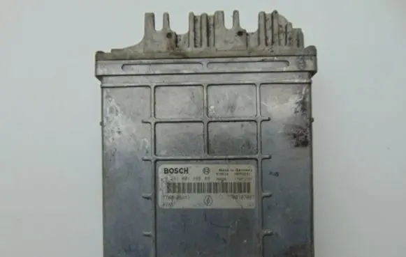 Renault Megane I Engine control unit/module 7700106483