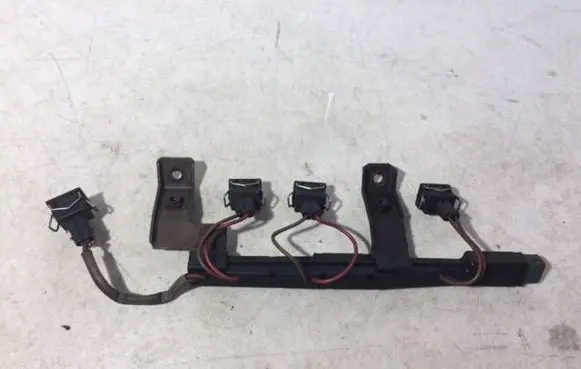 Volkswagen PASSAT B3 Fuel injector wires 037971766