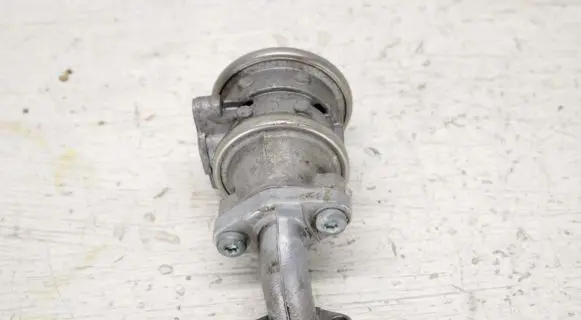 Audi A6 S6 C6 4F EGR valve 06E131101C 4194547167