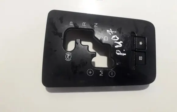 Peugeot 407 Gear shifter surround trim plastic 112101577 112101559
