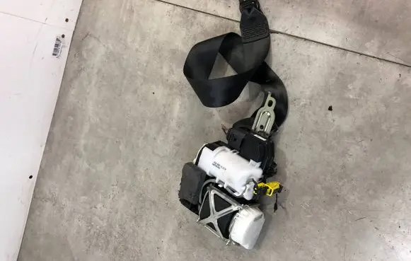 Volkswagen Golf VII Front seatbelt 5G4857706N