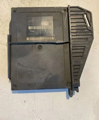 Mercedes-Benz E W210 Comfort/convenience module 2108203826 335626 5626U6K09F38