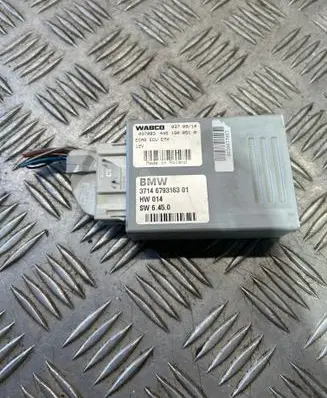 BMW X5 E70 Air suspension control unit module (rear) 6793163
