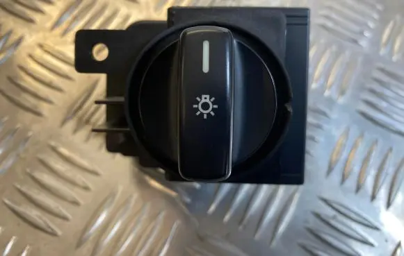 Mercedes-Benz A W169 Light switch 1695452204 32220202 0517236