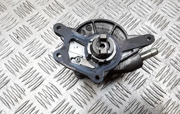 Mercedes-Benz E W211 Vacuum pump a6422300165