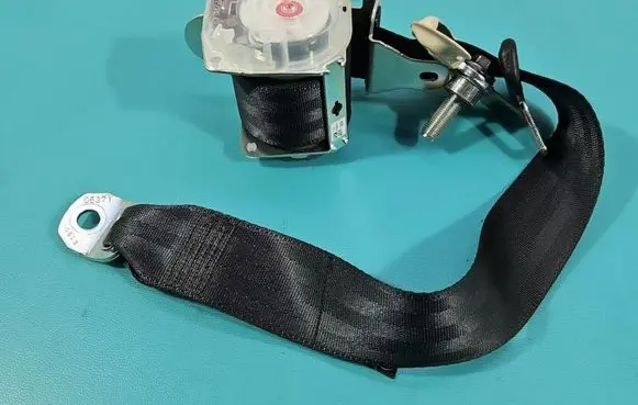 Lexus CT 200H Rear seatbelt IMPRK1524065