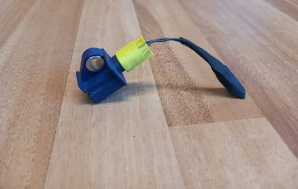 Mercedes-Benz C W204 Airbag deployment crash/impact sensor A2128204926 5WK43872 A212820492680