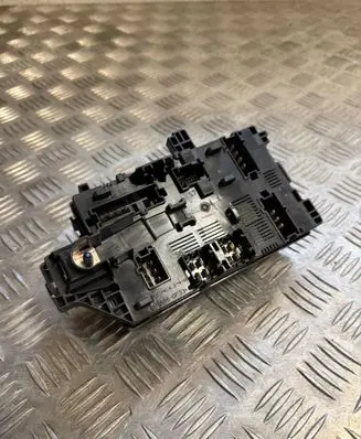 Mercedes-Benz B W247 Fuse box set A1679067303 ZG8001Q2
