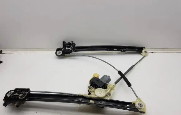 Jaguar I-Pace Front door window regulator with motor J9D323200AC