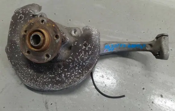 Audi A5 8T 8F Front wheel hub spindle knuckle