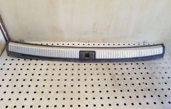 Trunk/boot sill cover protection