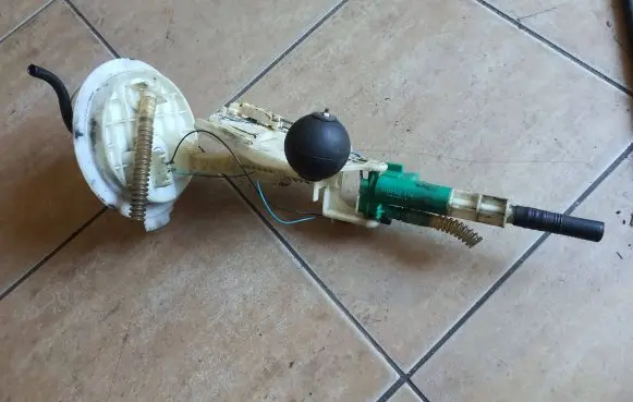 Audi A4 S4 B6 8E 8H Fuel level sensor 8E0201317N 221824090002