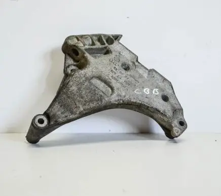 Volkswagen PASSAT B7 USA Engine mounting bracket 03L199207