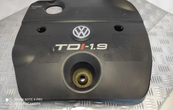 Volkswagen Golf IV Engine cover (trim) 012784A 038103925F