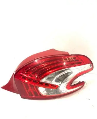 Peugeot 208 Rear/tail lights 9672628380