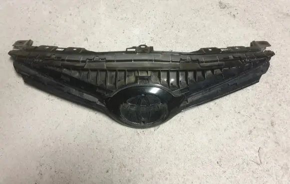 Toyota Avensis T270 Front bumper upper radiator grill 5311405120 5311405130 5252105030