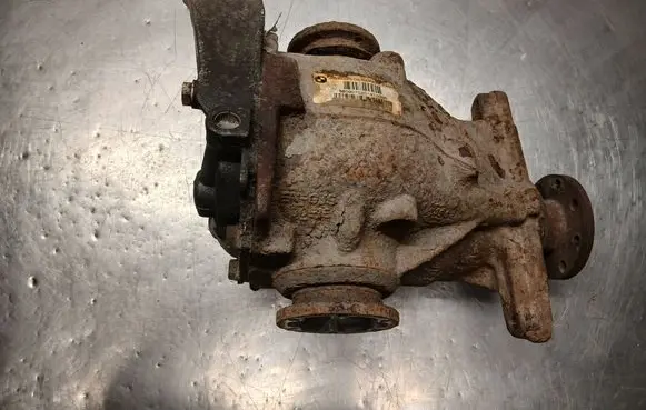 BMW 3 E90 E91 Rear differential 7524325