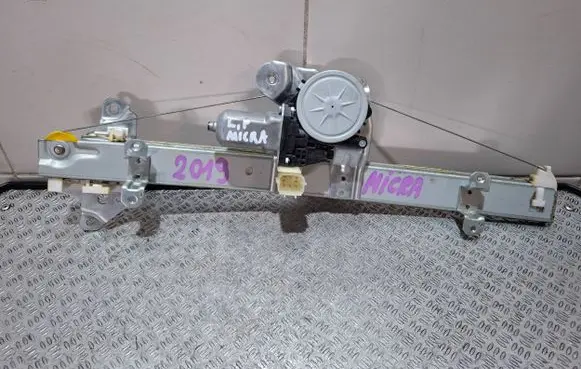 Nissan Micra K14 Front window lifting mechanism without motor