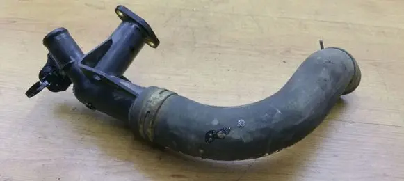 Citroen C4 II Engine coolant pipe/hose 9684589080
