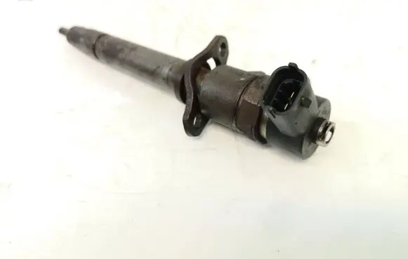 Volkswagen Golf I Fuel injector 8658351 0445110078