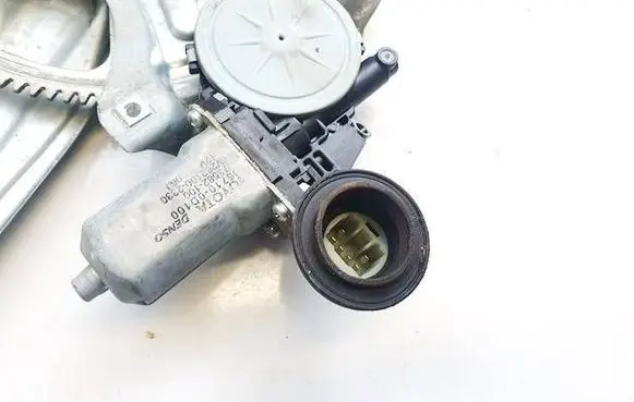 Toyota Auris 150 Rear door window regulator motor 857100D100