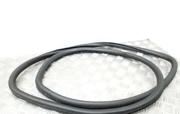 Volkswagen Golf V Rear door rubber seal (on body) 1K6867911B