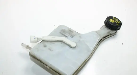 Ford Focus Power steering fluid tank/reservoir BV612C246B