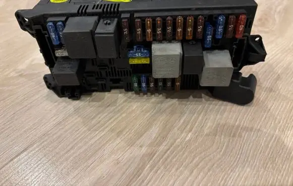Mercedes-Benz E W211 Comfort/convenience module A2115454301 2115454301