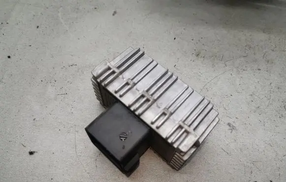 Opel Zafira A Glow plug pre-heat relay 09132691