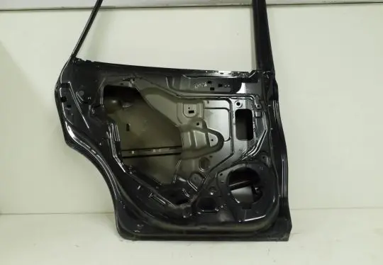Nissan Pulsar Rear door